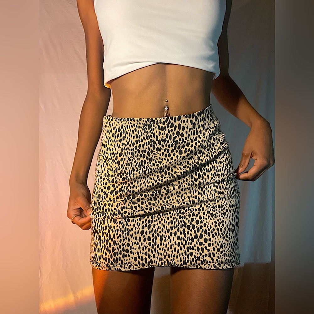 Brandy Melville leopard print mini skirt